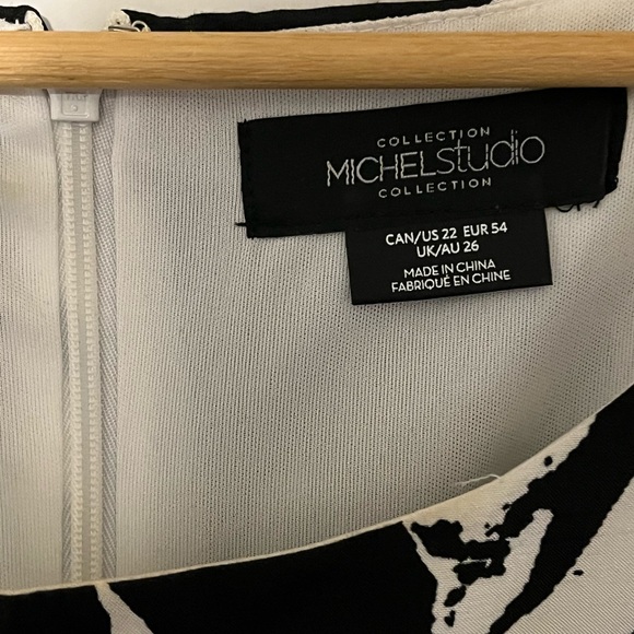 Beautiful plus size dress. Slimming, flirty. - Picture 2 of 6